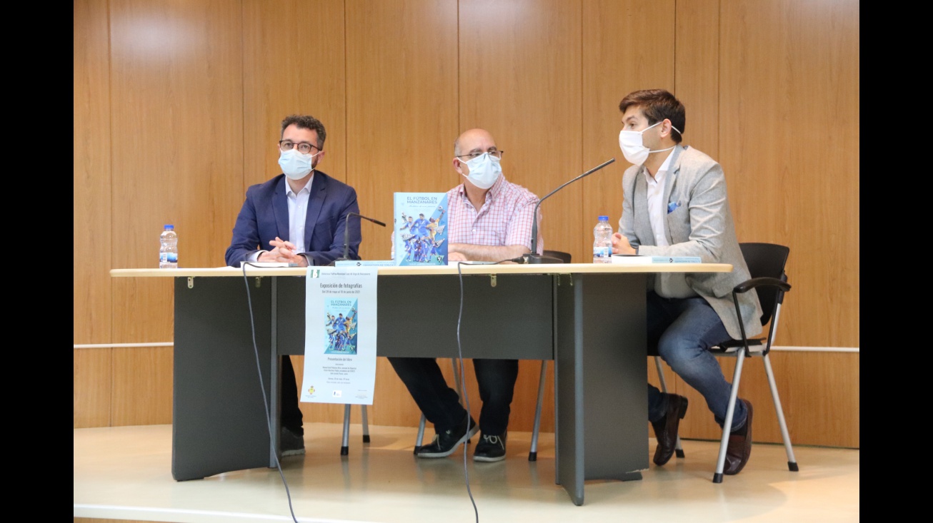 Intervención de Palacios (d) junto a Martínez (i) y Jareño (c)