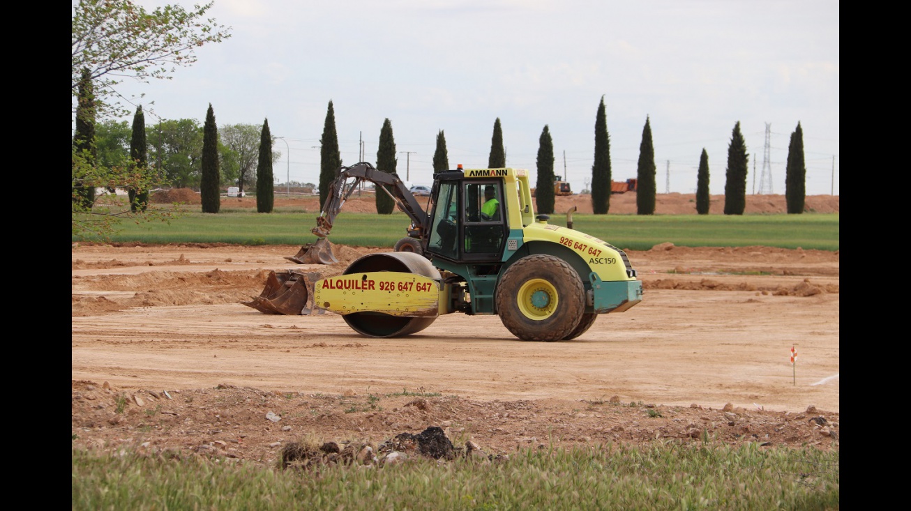 Operario trabajando en una obra en Manzanares