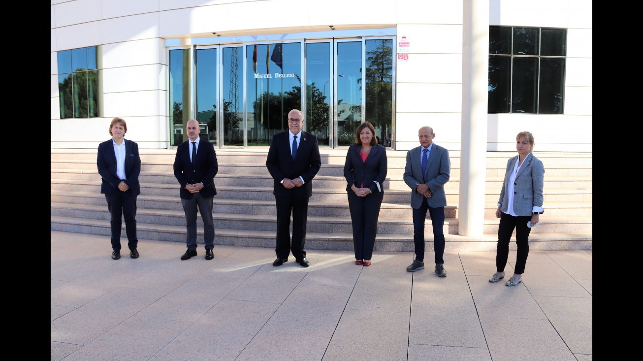 Momentos antes de la reunión de trabajo en las instalaciones de Miguel Bellido