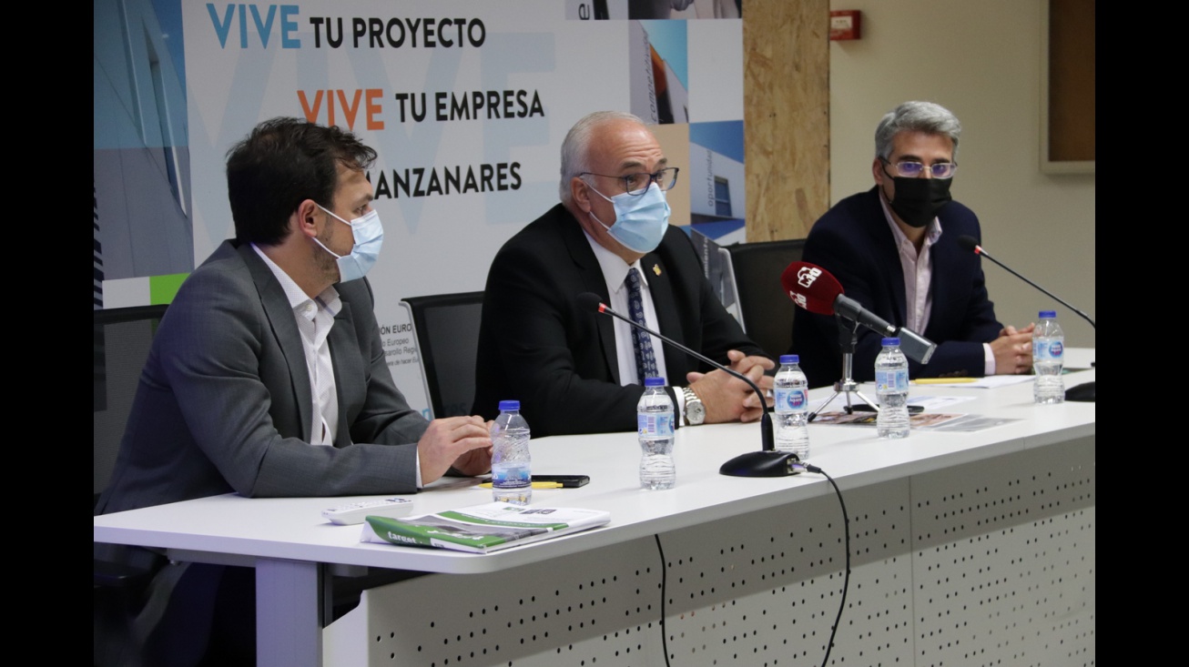 Encuentro empresarial AEMPOMAN sobre vehículos eléctricos y autoconsumo solar fotovoltaico