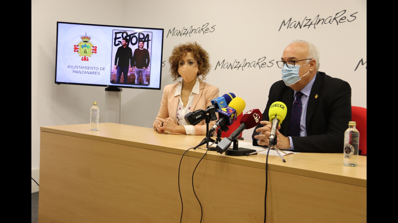 Silvia Cebrián y Julián Nieva en la presentación de los conciertos