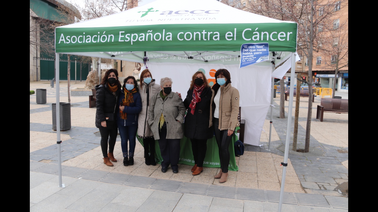 Mesa informativa sobre el cáncer de colon