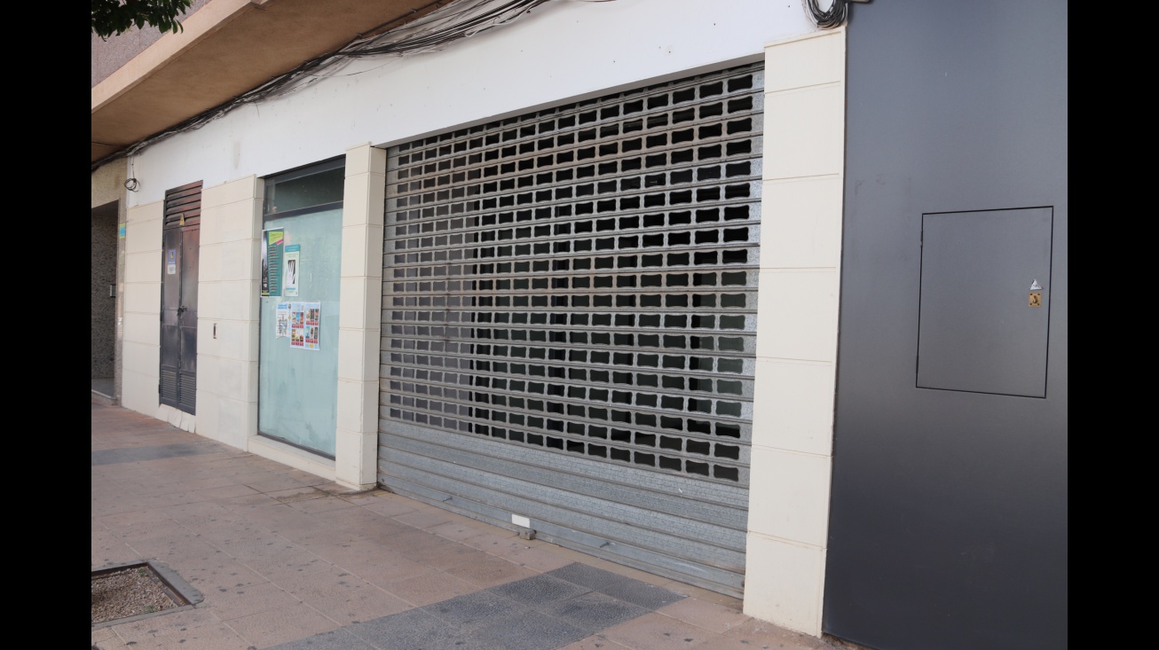 Obras en el futuro supermercado Ahorramas