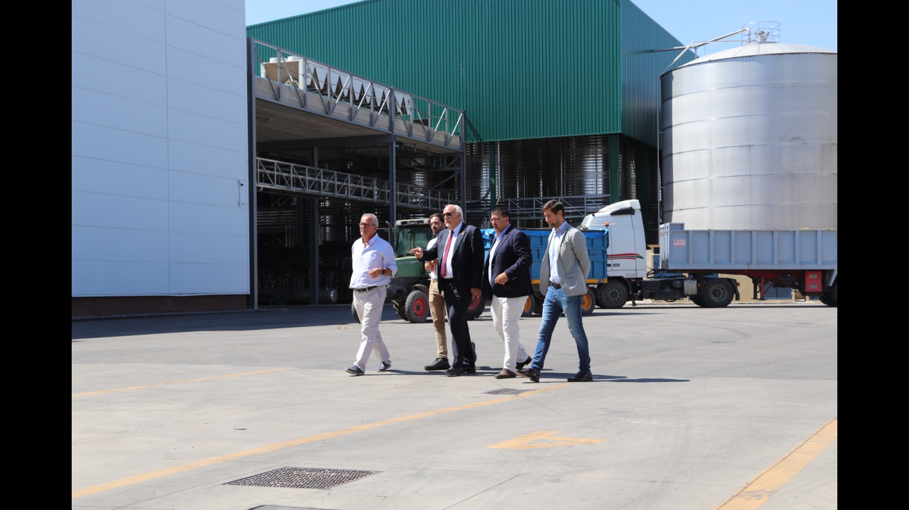 Recorrido por las instalaciones de la cooperativa