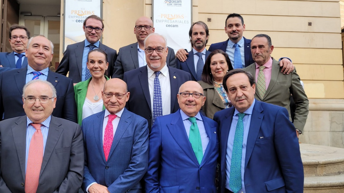 El alcalde de Manzanares acompaña a los premiados