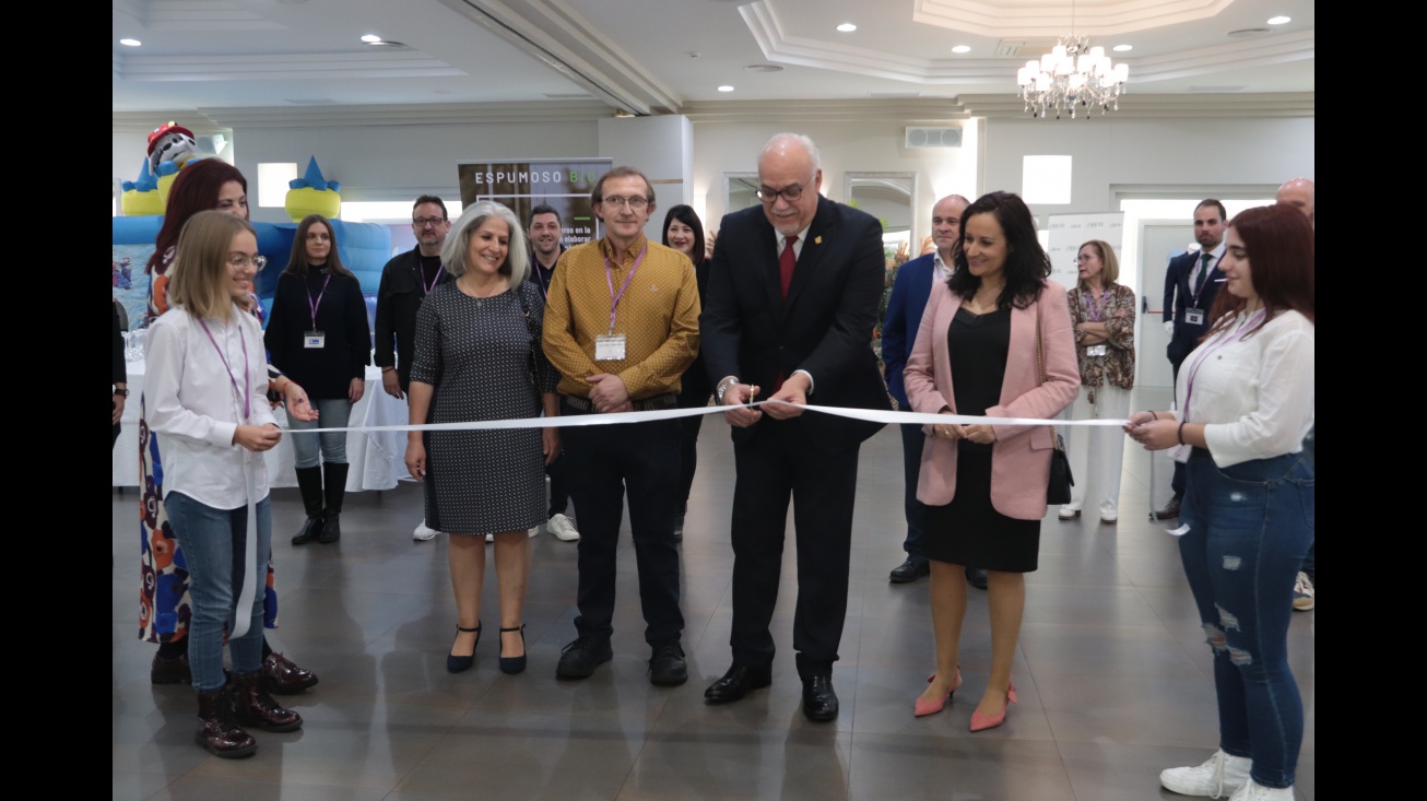 Corte de cinta inaugural