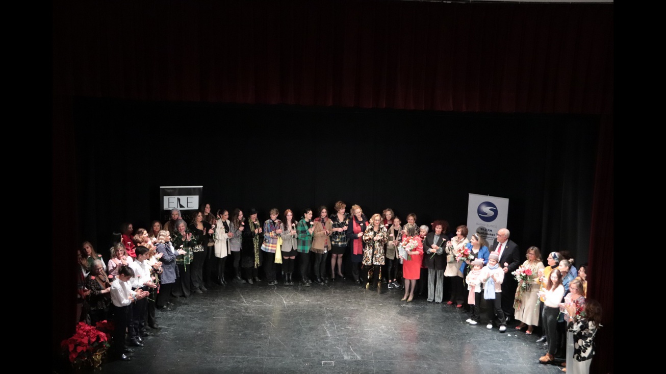 Desfile solidario AECC 2022