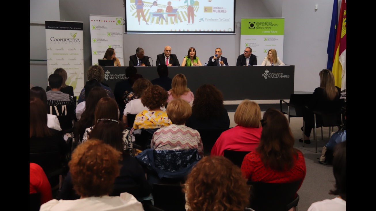 Apertura del encuentro en el salón de actos de Fercam