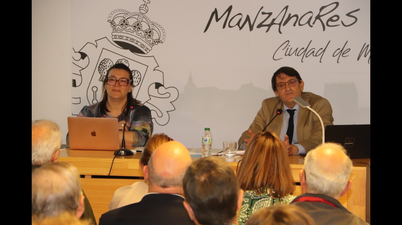 Juan Ramón Romero junto a Leticia Moya
