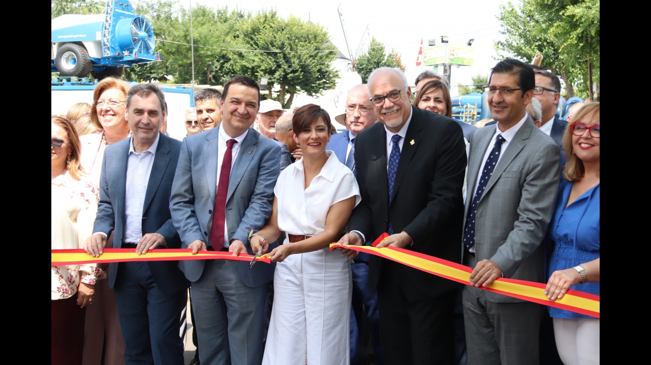 Corte de cinta inaugural de Fercam 2023