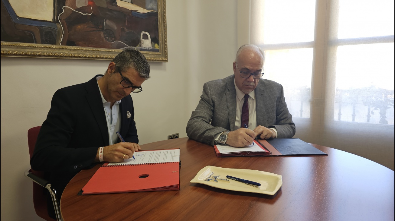 Villegas y Nieva firman el convenio de colaboración municipal con el IES Azuer