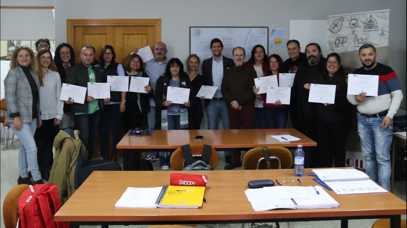 Clausura del curso de montaje de placas fotovoltaicas