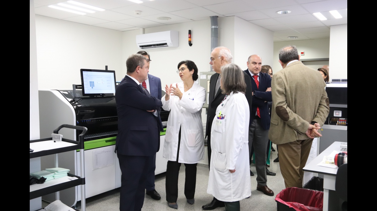 Visita al nuevo laboratorio del hospital