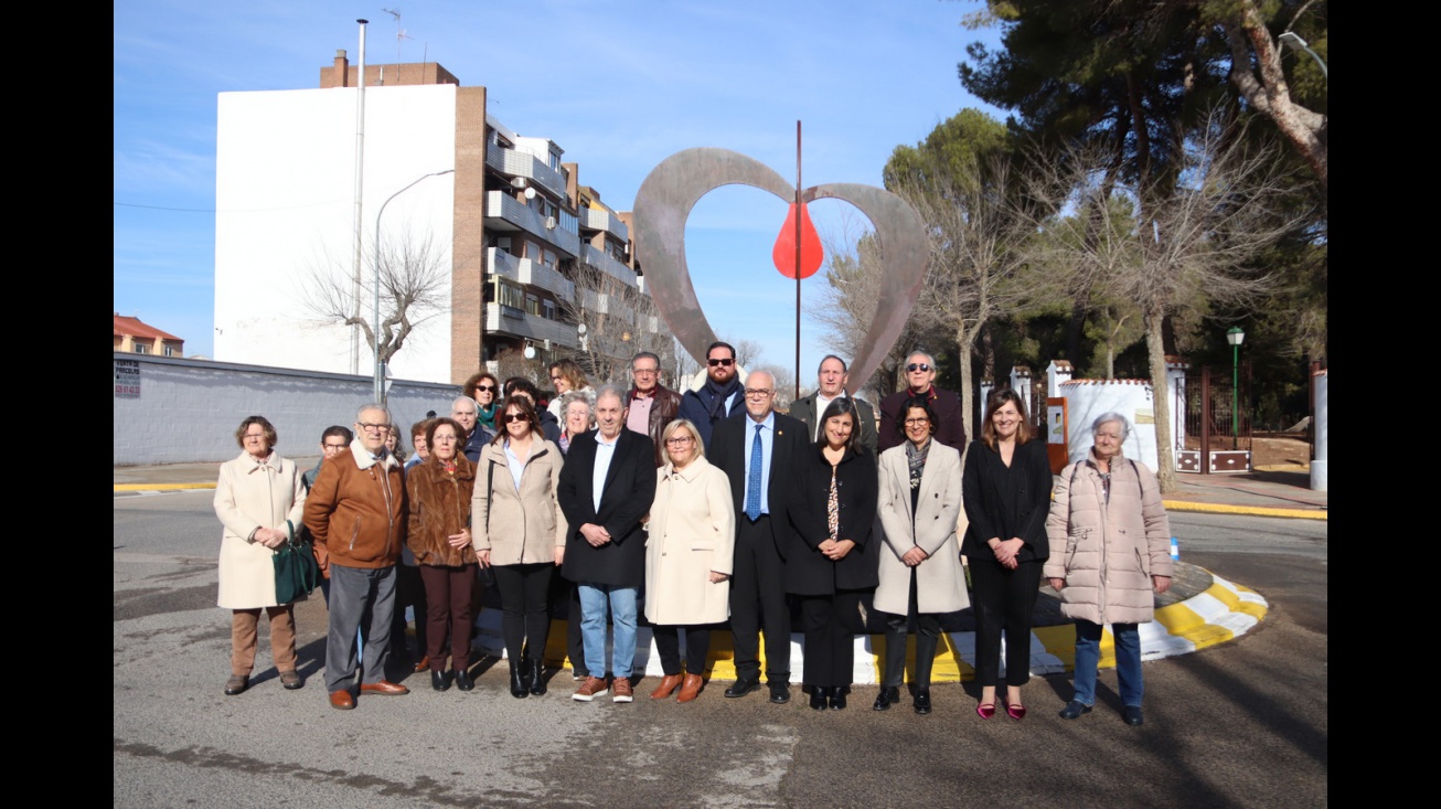 Inauguración del monumento en honor a los donantes de sangre