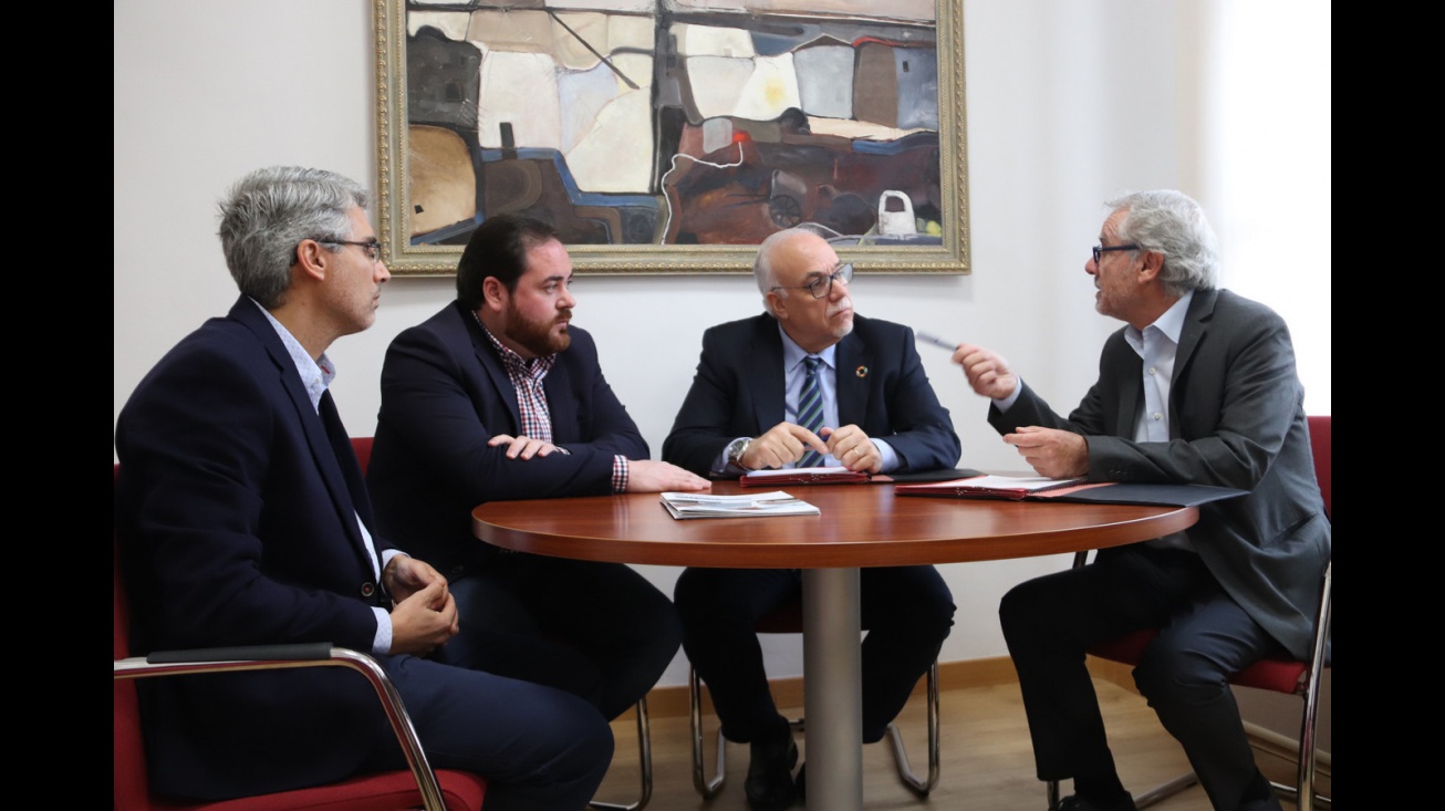 Renovación del convenio de colaboración entre el Ayuntamiento de Manzanares y Aempoman