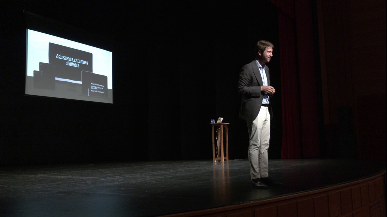 Alejandro Villena. Charla sobre adicciones y los riesgos de Internet