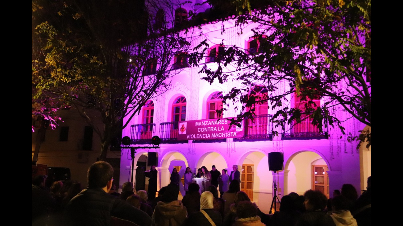 Acto homenaje a las víctimas de violencia de género 25N 2024