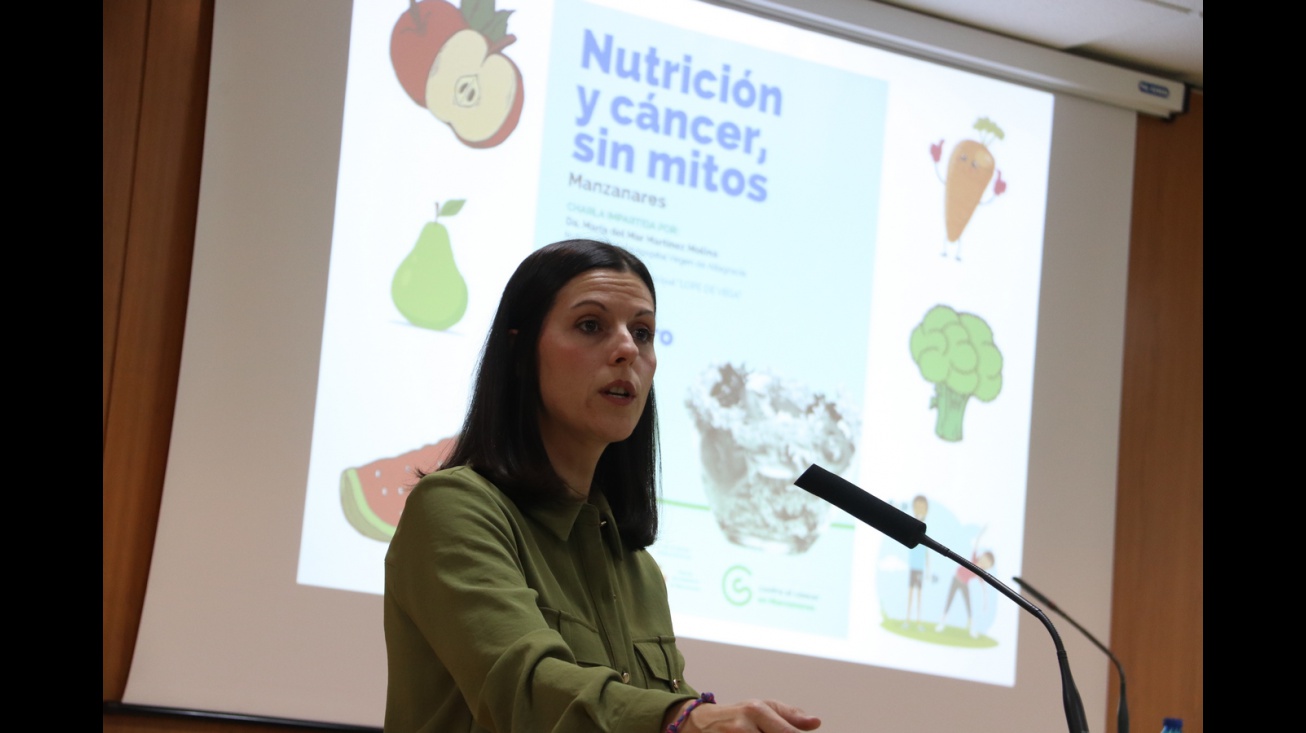 Charla 'Nutrición y cáncer, sin mitos' a cargo de María del Mar Martínez Molina (Día Mundial contra el Cáncer 2025)