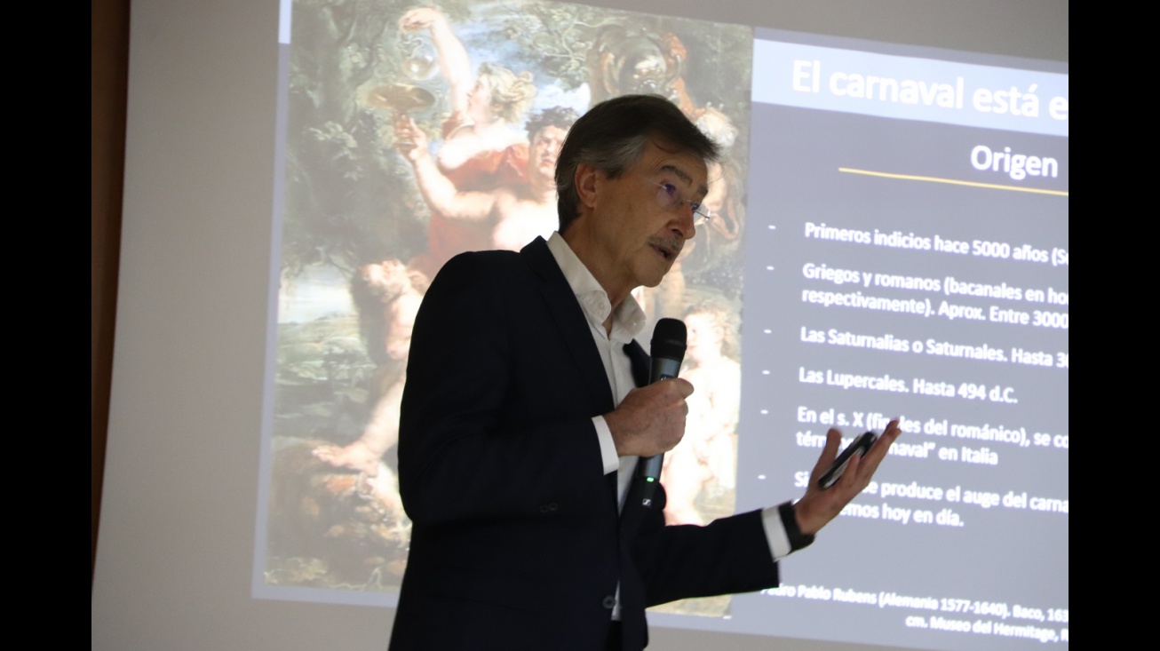 Conferencia 'El carnaval está en el arte' de Juan Francisco Castillo