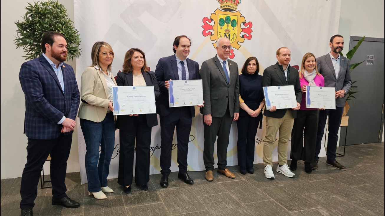 Renovación del distintivo SICTED al Parador de Manzanares, Cristalería Muñoz de Luna, Elegance y Yuntero Tienda Gourmet