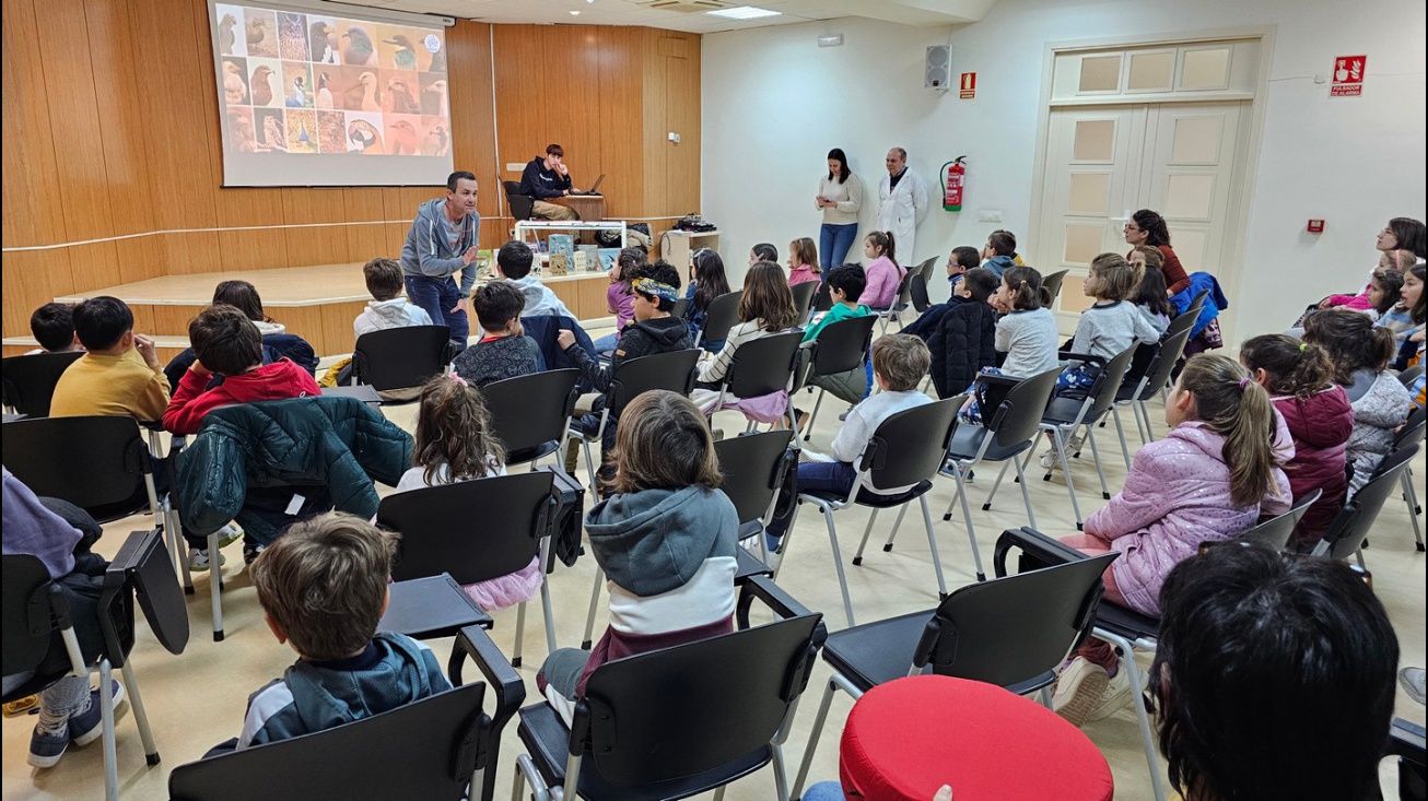Taller de aves en la biblioteca