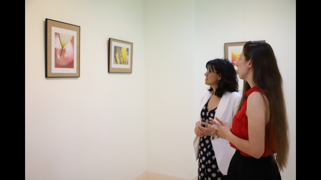 Exposición fotográfica 'Descubre tu esencia' de María Camelia Neacsu