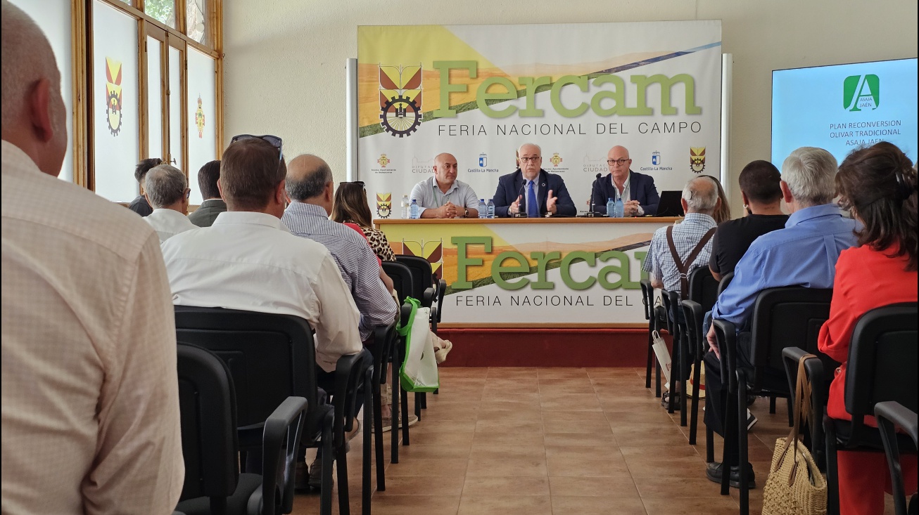 Saludo del alcalde de Manzanares junto a Florencio Rodríguez y Luis Carlos Valero