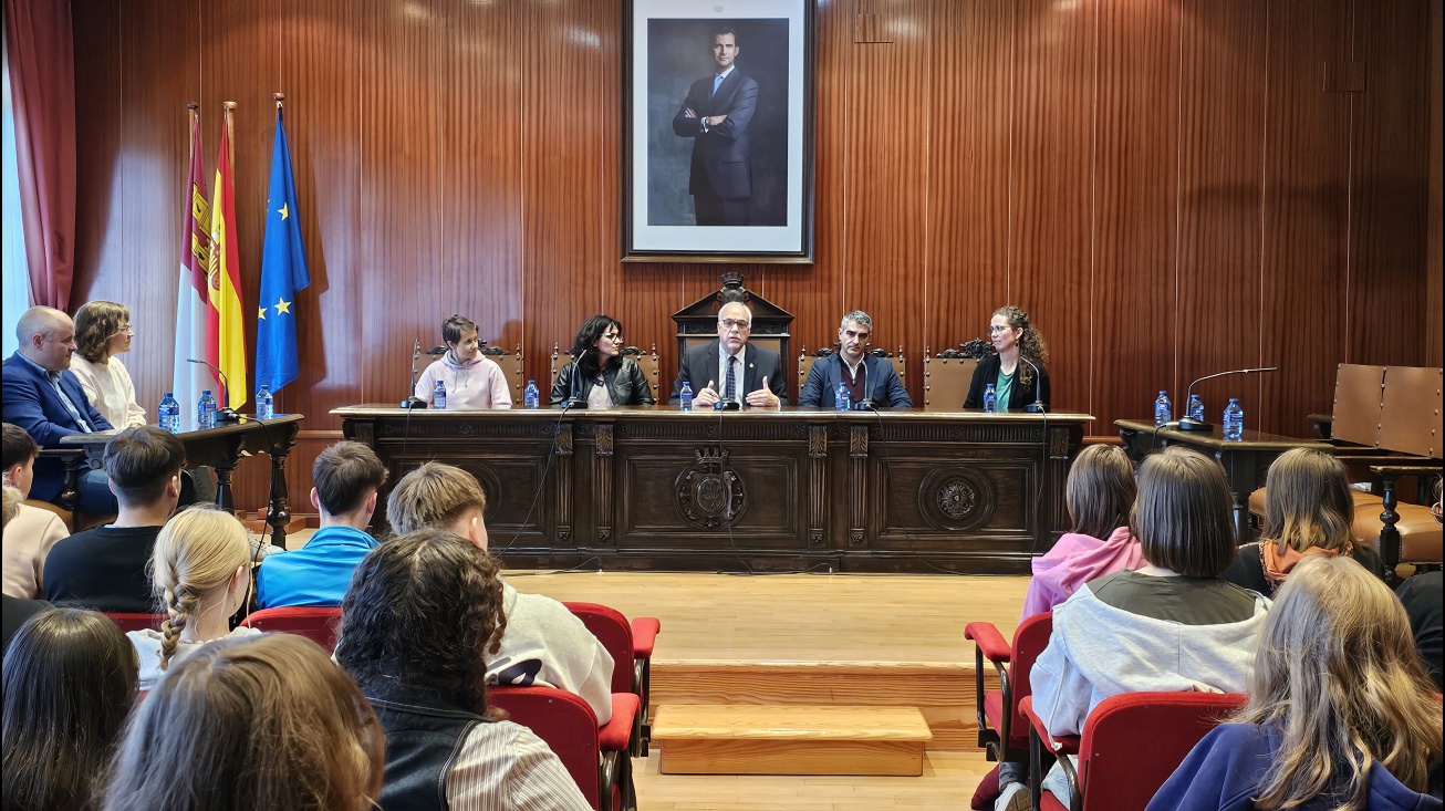 Visita de estudiantes alemanes al salón de plenos