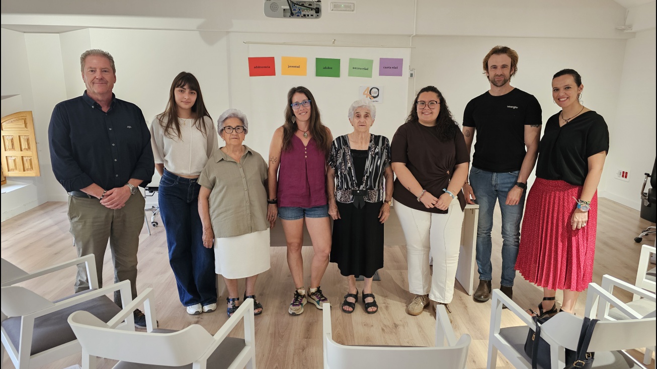 Participantes en el coloquio intergeneracional sobre edadismo en los Servicios Sociales Municipales