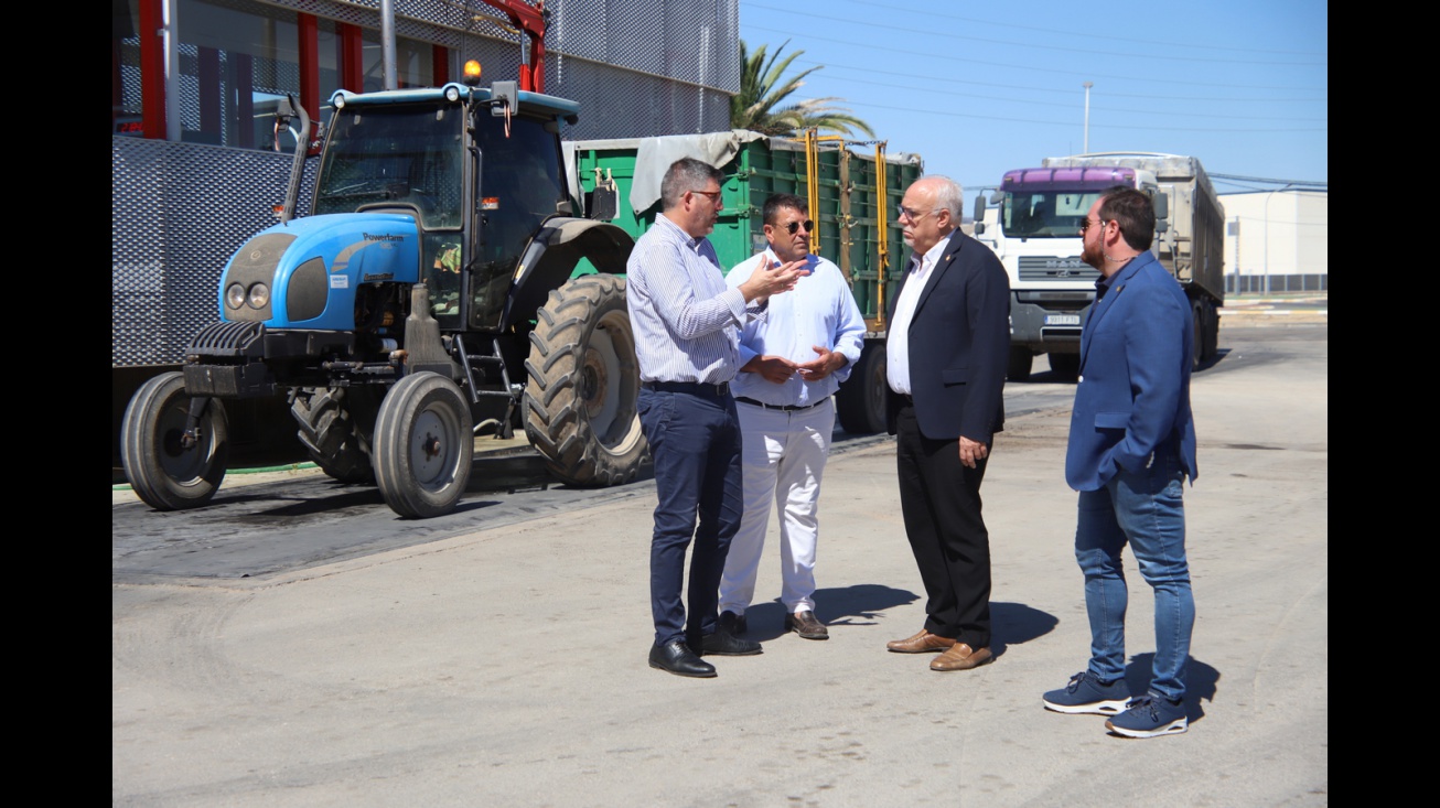 Visita de Julián Nieva y Pablo Camacho a la Cooperativa Jesús del Perdón-Bodegas Yuntero