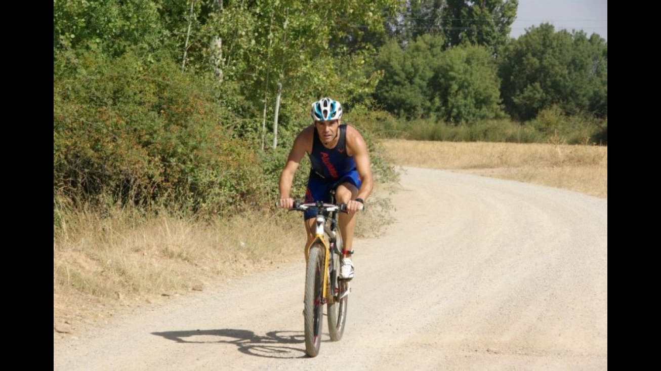 José Sánchez-Migallón durante el sector en BTT del Duatlón de Santa Pola