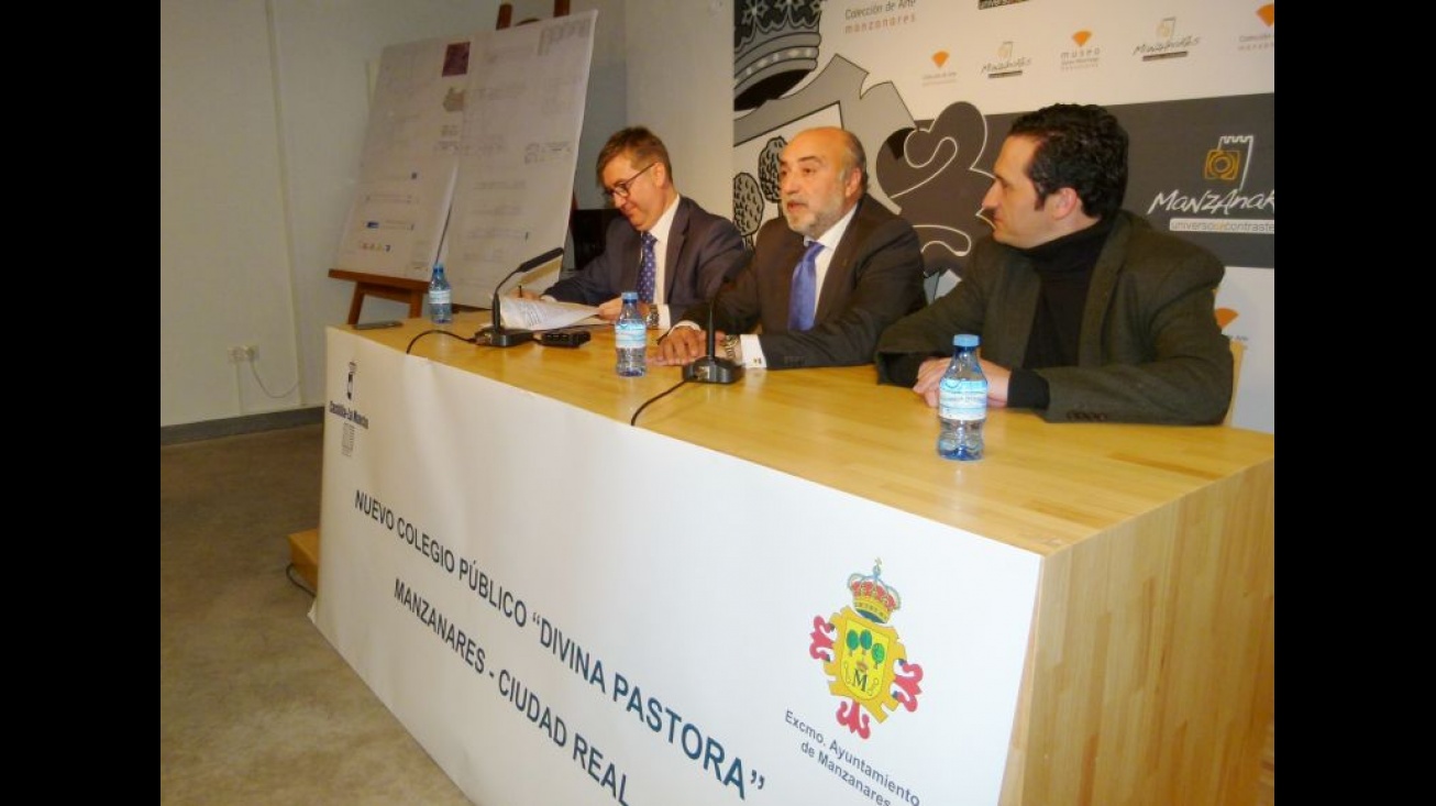 El alcalde, junto a Marcial Marín y Antonio Lucas Torres