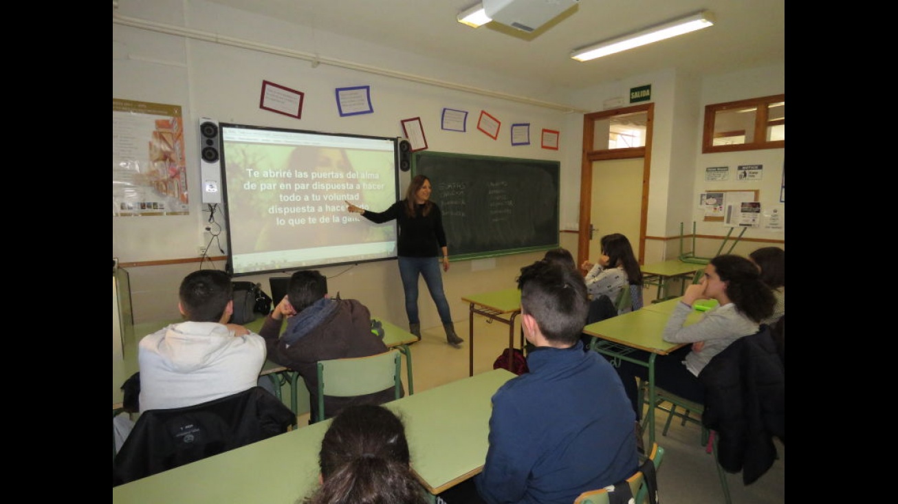 Sesión del taller "Las trampas del amor" en el IES "Sotomayor"