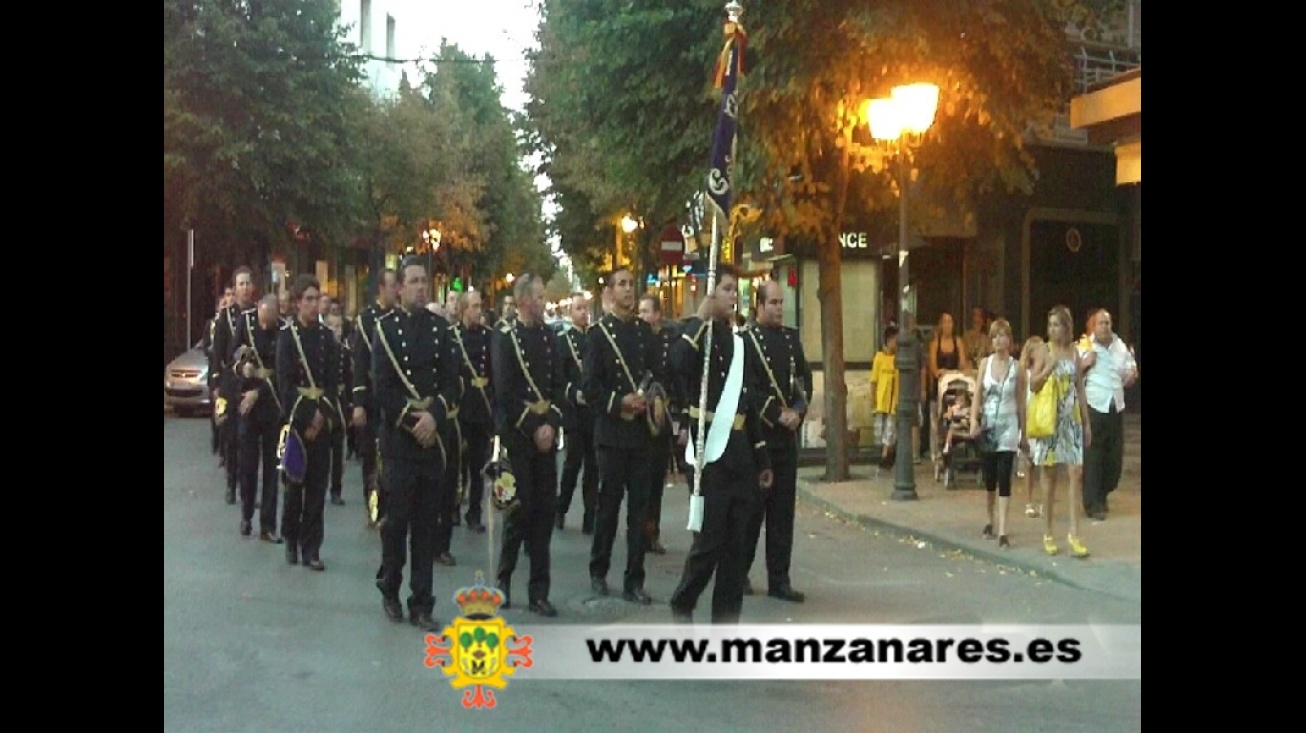 Momento del pasacalles de las bandas