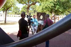 Durante la Realización del reportaje para la televisión municipal.